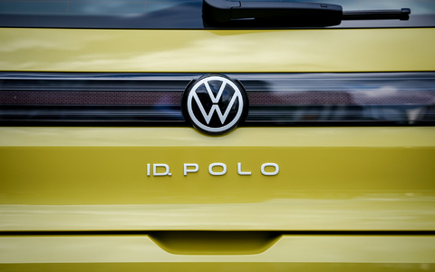 Mit dem ID. Polo verabschiedet sich VW von den Nummern in den Modellnamen und kehrt zu den bekannten Bezeichnungen zurück. Die Studie hatte noch ID.2all geheißen. (Archivbild) - Bild: Kay Nietfeld/dpa