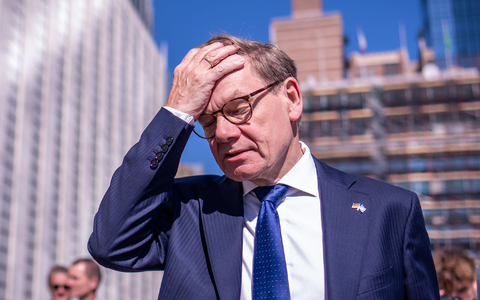 Außenminister Johann Wadephul (CDU) auf dem Weg zur Wahl für den UN-Sicherheitsrat in der Generalversammlung der Vereinten Nationen in New York. - Bild: Michael Kappeler/dpa