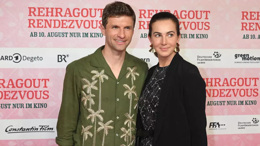 Nach fast 17 Jahren Ehe: Thomas und Lisa Müller gehen nun auch offiziell getrennte Wege. (Archivbild) - Bild: Felix Hörhager/dpa