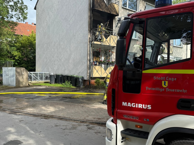FW Lage: Balkonbrand in Mehrfamilienhaus - Foto: presseportal.de