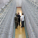 Nordkoreas Machthaber Kim lässt sich gern vor eindrucksvollen Kulissen fotografieren. (Archivfoto) - Bild: Uncredited/KCNA/KNS/dpa