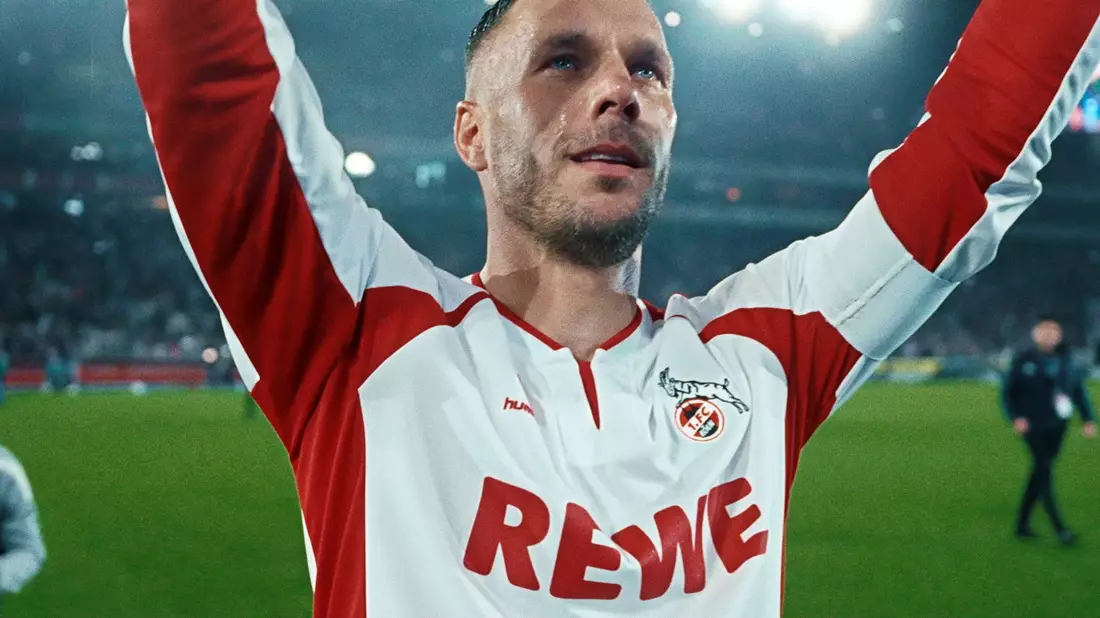 Die Doku «Poldi» über Fußballer Lukas Podolski ist seit 4. Juni auf Netflix streambar. - Bild: -/Netflix/dpa