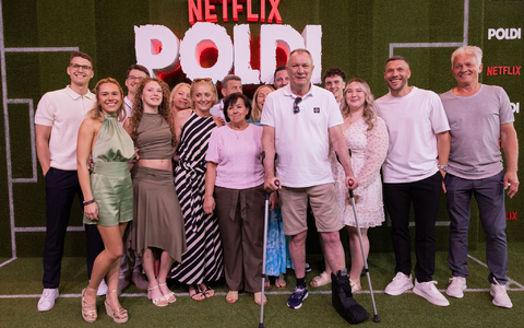 Familienmensch und Fußballer: die Podolskis bei der Premiere in Köln. (Archivbild) - Bild: Rolf Vennenbernd/dpa