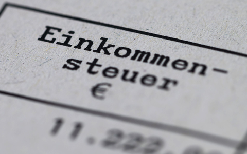 Eine Reform der Einkommensteuer soll kommen. (Symbolbild) - Bild: Robert Michael/dpa
