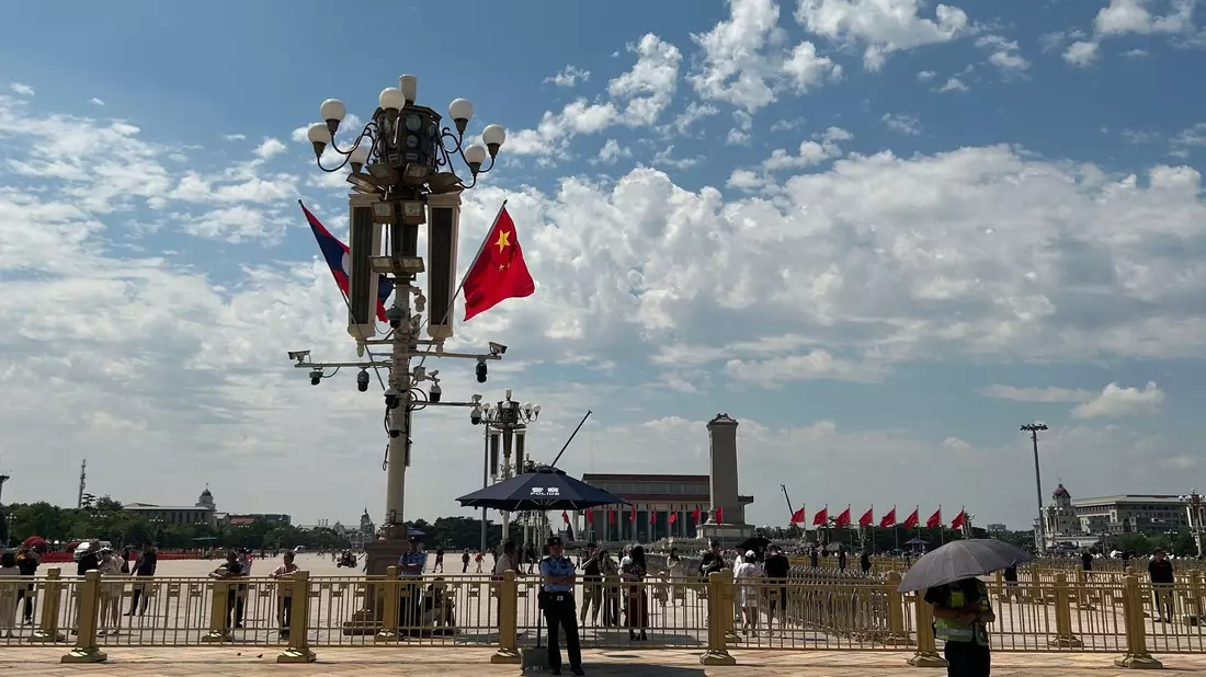 Auf dem Tian'anmen-Platz herrschte zum Gedenktag Normalität.  - Bild: Johannes Neudecker/dpa
