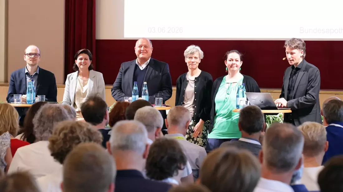 pharmacon fordert zentrale Position der Apothekerschaft bei Arzneimittelversorgung / pharmacon Meran - Bild: presseportal.de