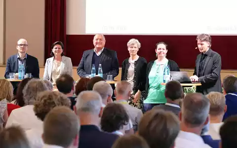 pharmacon fordert zentrale Position der Apothekerschaft bei Arzneimittelversorgung / pharmacon Meran - Foto: presseportal.de