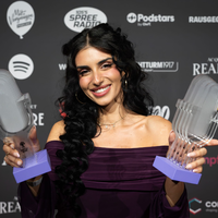 «Take Me Späti»-Moderatorin Sara Arslan sahnte beim Deutschen Podcast Award ab. - Foto: Soeren Stache/dpa