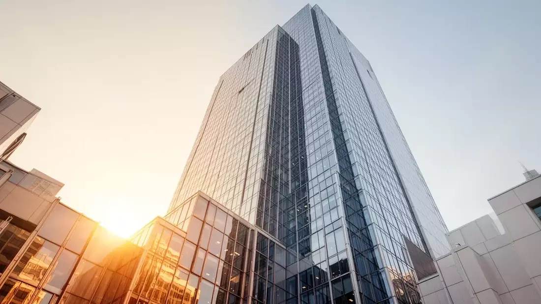Commerzbank’s Robust Q1 and Dividend Surge Give Ammo in Takeover Battle as BaFin Probes UniCredit’s Tender Tactics - Bild: über boerse-global.de