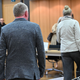 Zum Prozessauftakt vor dem Landgericht Braunschweig benötigte der Staatsanwalt zwei Stunden für die Verlesung der Vorwürfe.  - Bild: Julian Stratenschulte/dpa