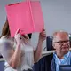 Die Angeklagte hat sich bislang vor Gericht nicht zu den Vorwürfen geäußert.  - Bild: Jens Büttner/dpa