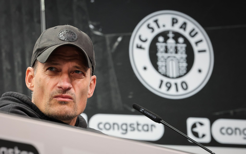 Trainer Alexander Blessin und der FC St. Pauli gehen wohl getrennte Wege. (Archivbild) - Bild: Christian Charisius/dpa