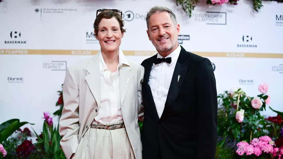 Das Präsidenten-Duo der Deutschen Filmakademie, Vicky Krieps und Florian Gallenberger. (Archivbild) - Bild: Sebastian Christoph Gollnow/dpa