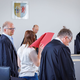 Die Angeklagte schweigt bislang zu den Vorwürfen. - Bild: Jens Büttner/dpa