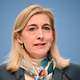 Ministerin Warken setzt auf Ausgabenbremsen und zusätzliche Einnahmen. (Archivbild) - Bild: Sebastian Gollnow/dpa