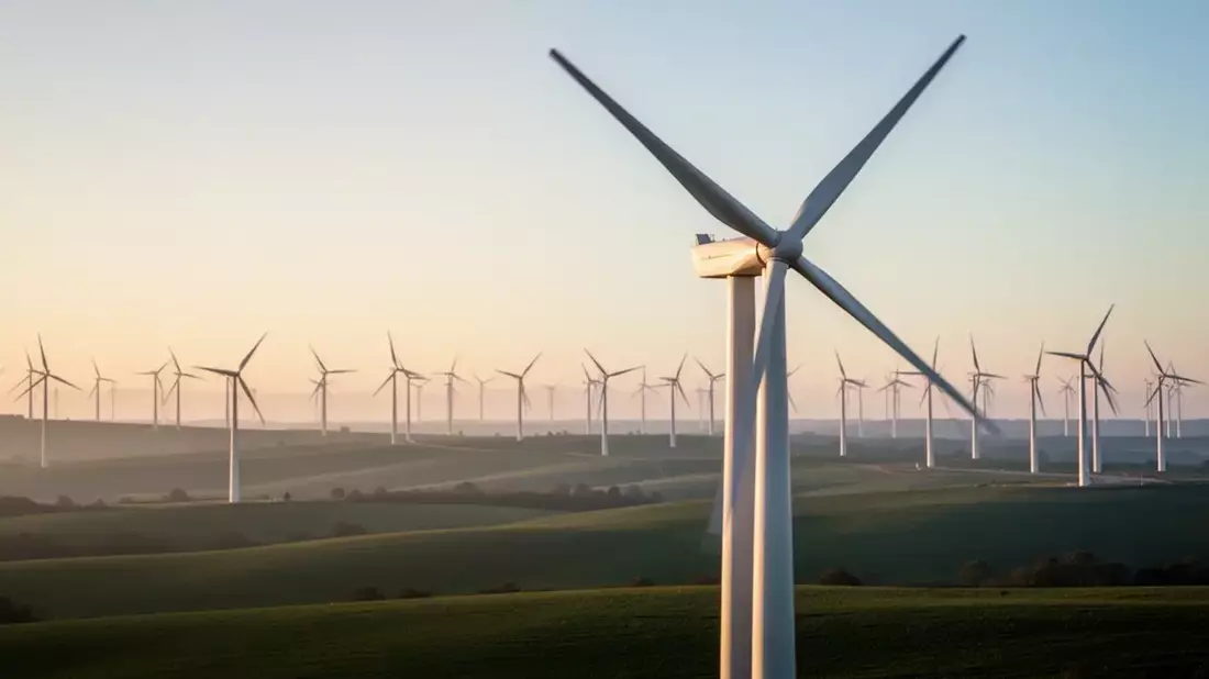 RWE’s Energy Transition Strategy: LNG Profits Fuel €35 Billion Green Investment