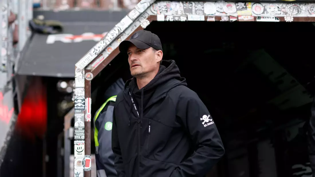Selbst gewählter Abgang: Alexander Blessin ist nicht mehr Trainer des FC St. Pauli. (Archivbild)  - Bild: Philipp Szyza/dpa