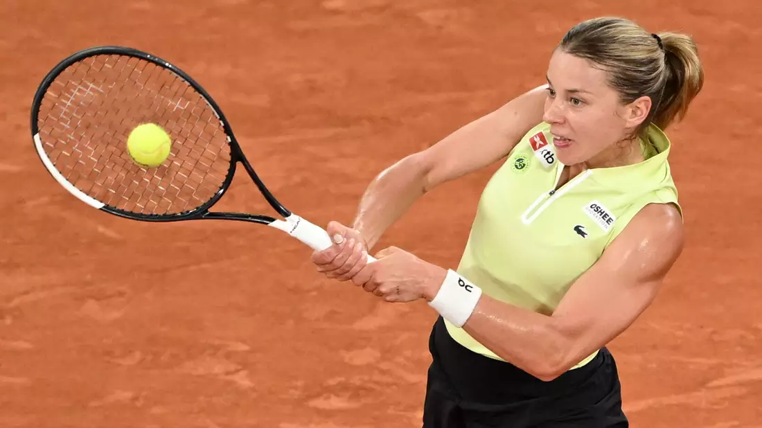 Maja Chwalinska bei einem Rückhandschlag. - Bild: Emma Da Silva/AP/dpa