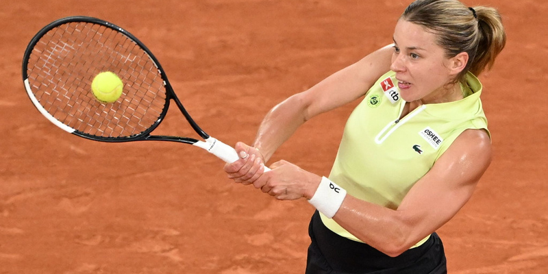 Maja Chwalinska bei einem Rückhandschlag. - Foto: Emma Da Silva/AP/dpa