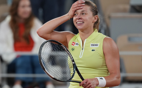 Was passiert in Paris mit Maja Chwalinska? - Bild: Thibault Camus/AP/dpa