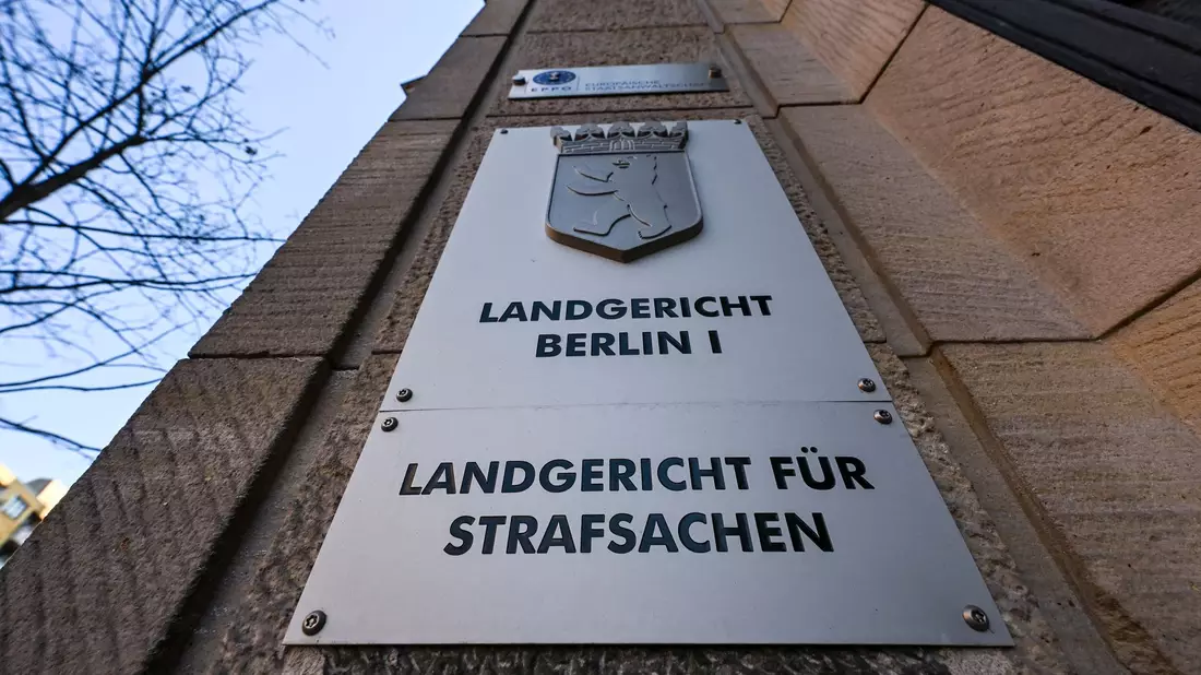 Gegen einen ehemaligen Leiter einer Wohngruppe erging wegen Gewalt gegen Pflegekinder eine Haftstrafe von mehr als drei Jahren. (Archivbild)  - Bild: Jens Kalaene/dpa