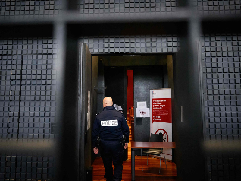 Der sogenannte Maskenmann hatte vor Gericht in Frankreich bestritten, den kleinen Jonathan getötet zu haben. (Archivbild) - Foto: Loic Venance/AFP/dpa
