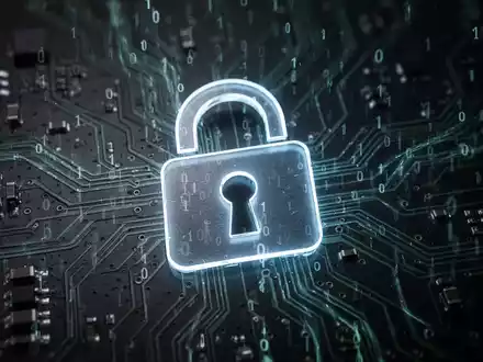 A glowing digital padlock icon superimposed on a circuit board, symbolizing data encryption and security within a technological context. - Foto: über boerse-global.de