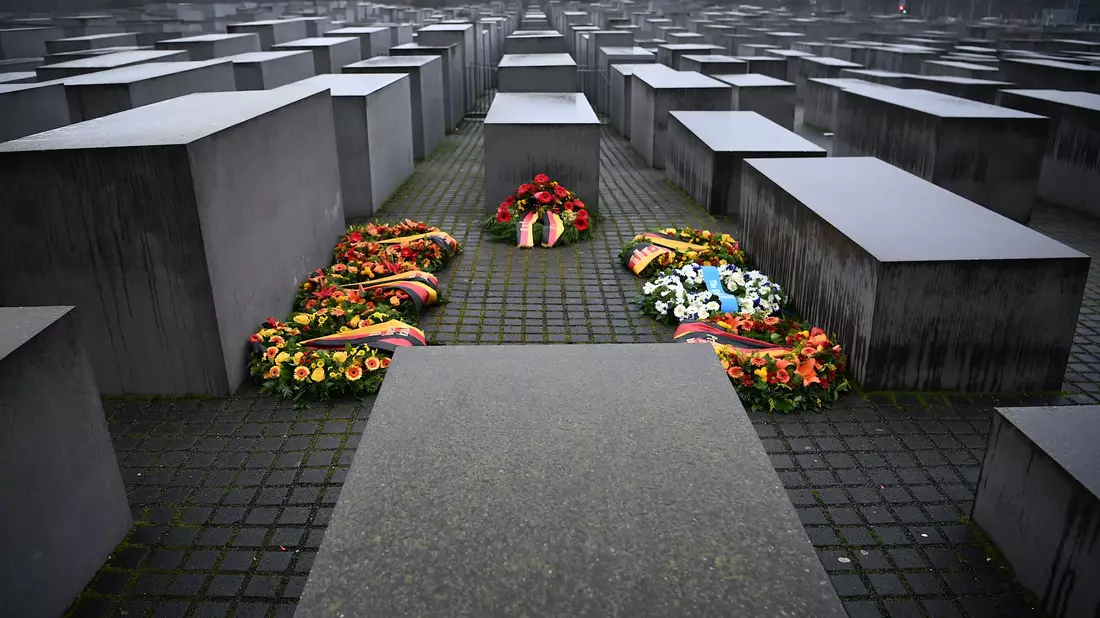 Das Holocaust-Mahnmal in Berlin ist sichtbarer Ausdruck der deutschen Gedenkkultur. (Archivbild) - Bild: Britta Pedersen/dpa-Zentralbild/dpa