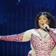 Die US-amerikanische Sängerin Lizzo bei einem Auftritt. (Archivbild) - Bild: Marcus Brandt/dpa