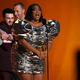 Die US-amerikanische Sängerin Lizzo bei den Grammy-Awards. (Archivbild) - Bild: Chris Pizzello/Invision/AP/dpa