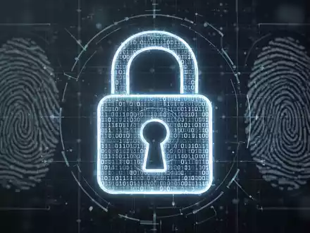 A glowing digital padlock icon made of binary code, overlaid on a background with biometric scanning patterns, symbolizing secure passkeys. - Foto: über boerse-global.de
