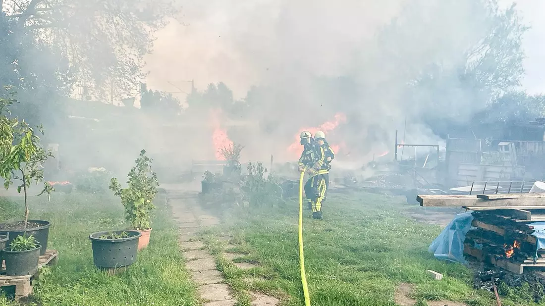 FW-BO: Vollbrand einer Gartenlaube in Kleingartenanlage - Bild: presseportal.de