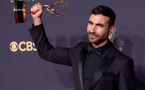 Für seine Darstellung des «Roy Kent» erhielt Brett Goldstein zweimal einen Emmy als bester Nebendarsteller in einer Comedyserie. (Archivbild) - Bild: Chris Pizzello/Invision via AP/dpa