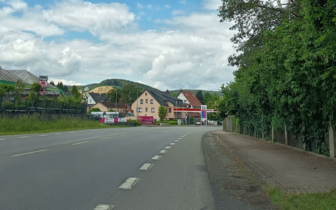 POL-HM: Zeugenaufruf: Unbekannter verletzt Senior nach Streit schwer - Bild: presseportal.de