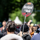 Drei Tage laut Musik - das ist bei Rock im Park und Rock am Ring Programm.  - Bild: Daniel Karmann/dpa