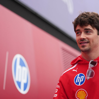 Schnellster im Auftakttraining: Ferrari-Pilot Charles Leclerc. - Foto: Asanka Brendon Ratnayake/AP/dpa