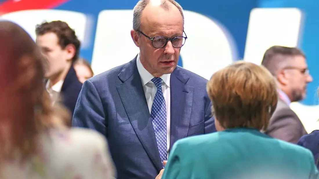 Merkel wirbt für Geduld mit Regierung Merz