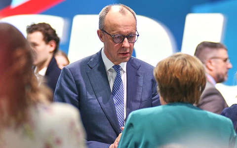 Merkel wirbt für Geduld mit Regierung Merz