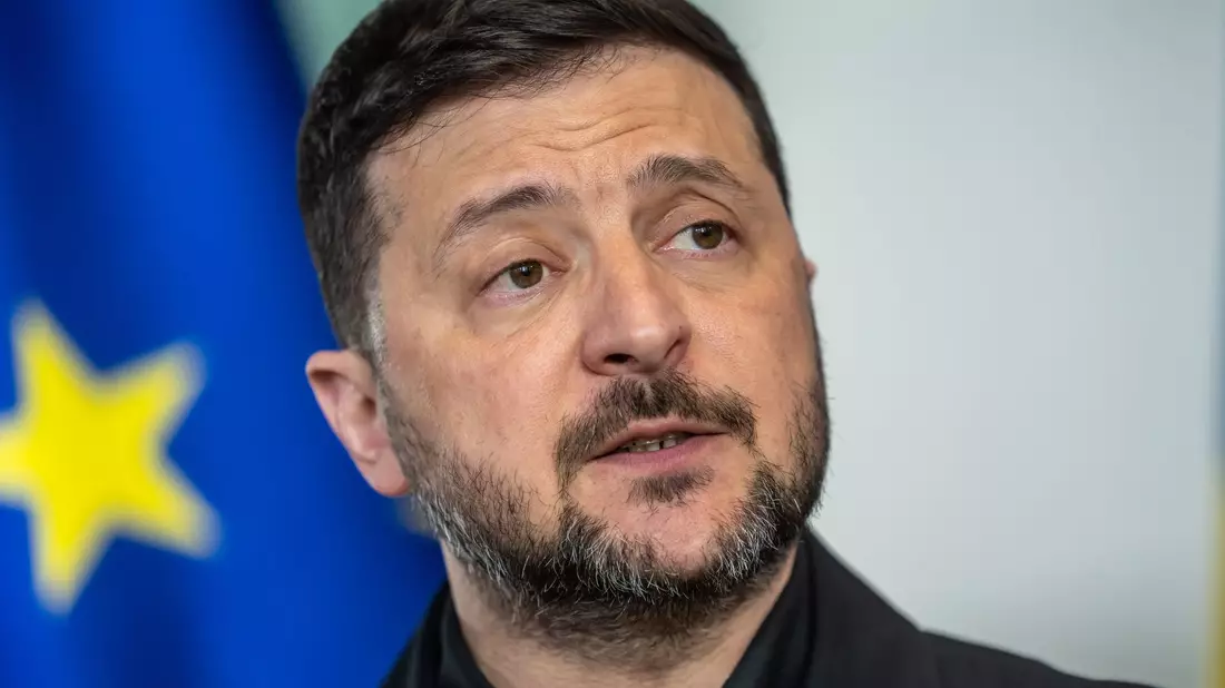 Der ukrainische Präsident Wolodymyr Selenskyj hat Kremlchef Wladimir Putin in einem offenen Brief direkte Friedensgespräche angeboten. (Archivbild) - Bild: Michael Kappeler/dpa