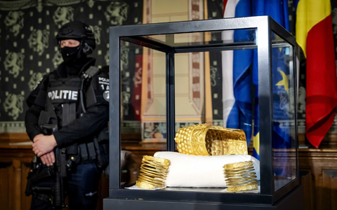 Die Diebe stahlen auch diesen Goldhelm. (Archivbild) - Bild: Sem Van Der Wal/ANP/dpa