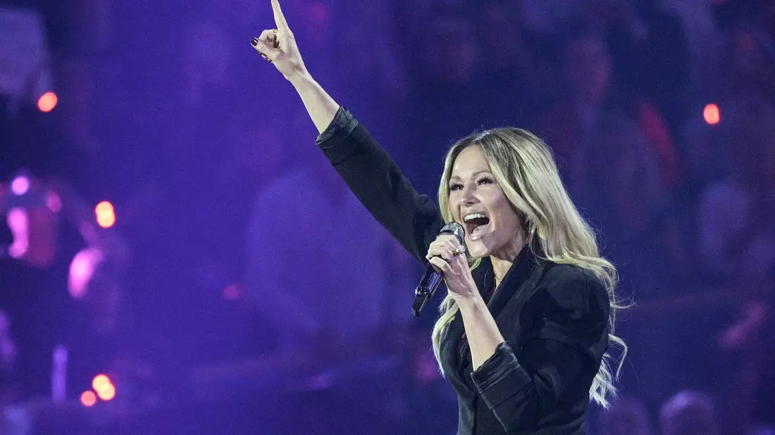 Helene Fischer hat mit «Heute Nacht» erstmals einen echten eigenen Nummer-eins-Hit. (Archivbild) - Bild: Jens Kalaene/dpa