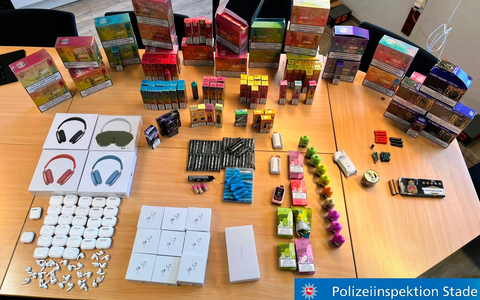 POL-STD: Harsefeld: Ermittler beschlagnahmen illegale Vapes, Elektro-Plagiate und illegale Feuerwerkskörper - Bild: presseportal.de