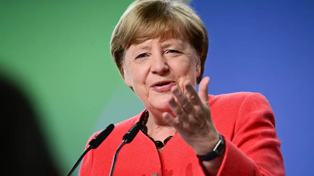 Die frühere Bundeskanzlerin Merkel nimmt die derzeitige Bundesregierung in Schutz. (Archivfoto) - Bild: Sebastian Christoph Gollnow/dpa