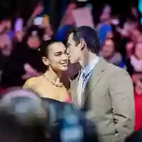 In Palermo laufen die Vorbereitungen für die große Party von Dua Lipa und Callum Turner. (Symbolbild) - Foto: Christoph Soeder/dpa