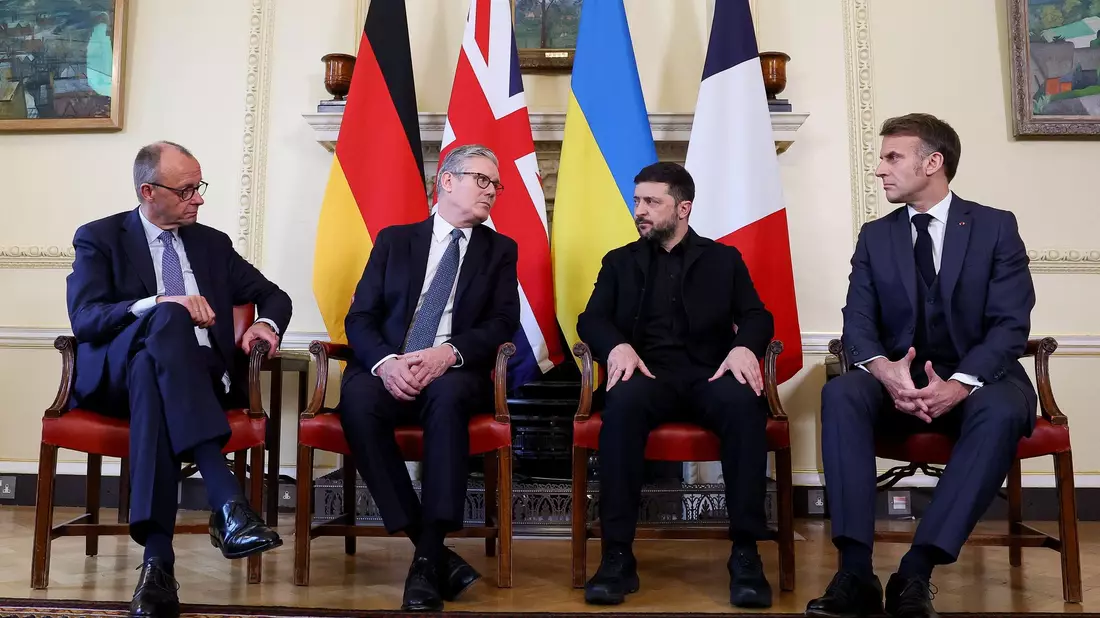 Die E3-Gruppe war bereits im vergangenen Jahr über Gespräche mit den USA und der Ukraine an den Bemühungen um ein Ende des Krieges beteiligt. (Archivbild) - Bild: Toby Melville/Pool Reuters/AP/dpa