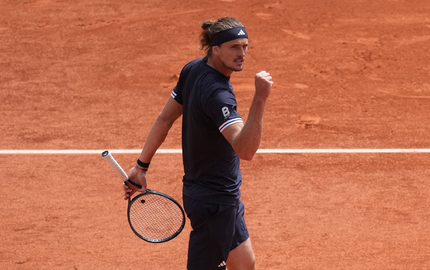 Jubet über einen Punktgewinn: Alexander Zverev. - Foto: Thibault Camus/AP/dpa