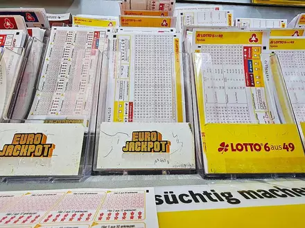 Spielscheine für Eurojackpot und Lotto 6 aus 49 - Foto: via dts Nachrichtenagentur