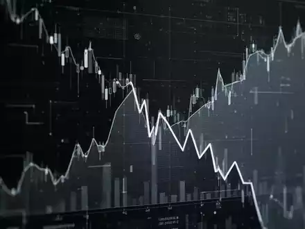 Ein stark fallender digitaler Liniengraph in Blau und Grau, der einen erheblichen Kursrückgang im Technologiesektor darstellt. - Foto: über boerse-global.de