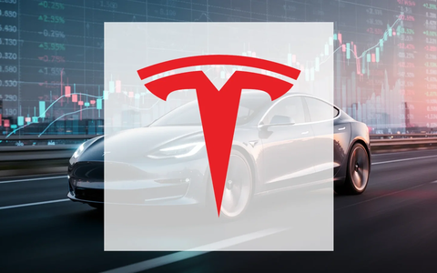 Ein elegantes, futuristisches Elektrofahrzeug auf einer Autobahn mit verschwommenem Hintergrund eines steigenden Aktiencharts. - Foto: über boerse-global.de