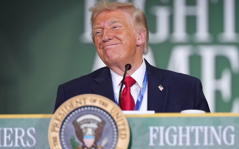 Über wie viele seiner Raketen verfügt der Iran noch? US-Präsident Donald Trump gibt nun eine Schätzung preis.  - Bild: Mark Schiefelbein/AP/dpa